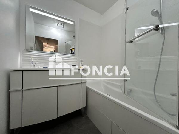 Location Appartement 3 pièces 109.95 m² - 11 RUE DE FONTENAY Rouen 76000