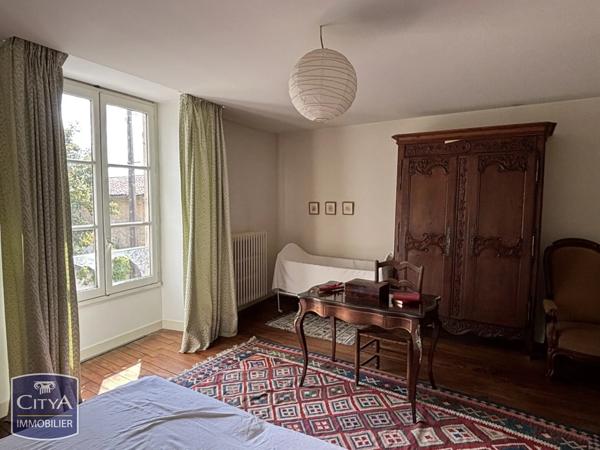 Maison à vendre 10 pièces 338m² La Villedieu-du-Clain (86340)