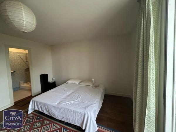 Maison à vendre 10 pièces 338m² La Villedieu-du-Clain (86340)