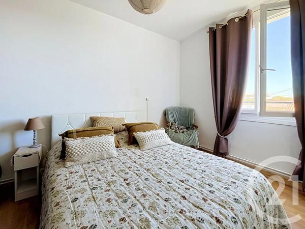 Appartement F3 à vendre  4 pièces - 74 m 2   ROCHEFORT  - 17