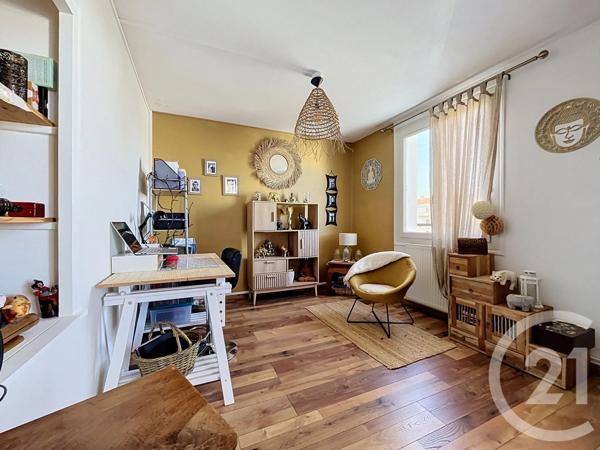 Appartement F3 à vendre  4 pièces - 74 m 2   ROCHEFORT  - 17