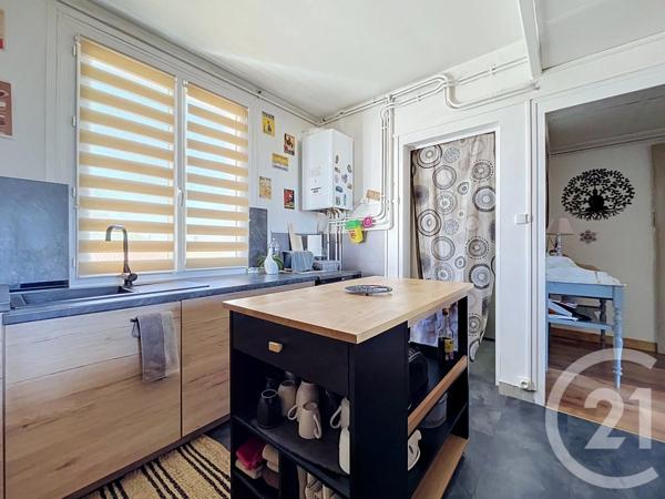 Appartement F3 à vendre  4 pièces - 74 m 2   ROCHEFORT  - 17