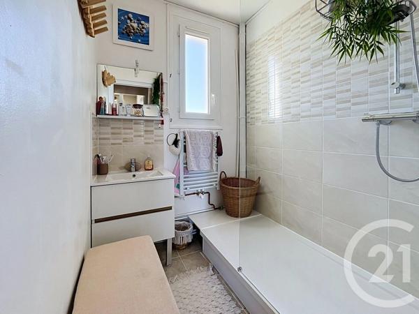Appartement F3 à vendre  4 pièces - 74 m 2   ROCHEFORT  - 17
