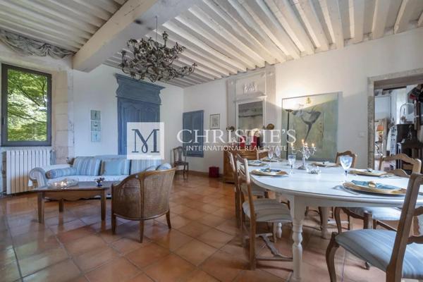 Elégant Logis restauré du XIVe à 10 km de la mer