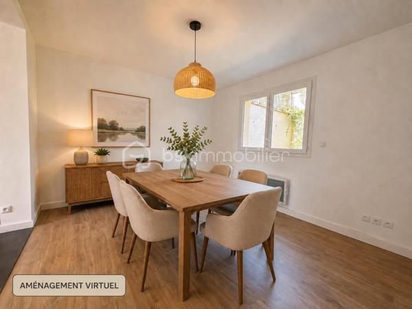 Dans la commune de TOUQUES à 4 kms à peine de DEAUVILLE, je vous propose cette jolie maison, dans un quartier RÉSIDENTIEL et CALME à proximité de écoles et commerces.

Edifiée en 2020, cette maison de Type 5 vous ouvre ses portes. 

Après quelque petites marches vous accédez directement au rdc et vous trouverez  une  belle entrée, une cuisine  semi-équipée, ouverte sur une pièce de vie LUMINEUSE, une salle à manger,  une salle de douche  et un wc indépendant. 
A l'Etage vous disposerez de  3 chambres et une sdb.

Le jardin entièrement clôturé vous permet de profiter d'une grande  TERRASSE  exposée SUD, et d'un espace ouvert à tous vos projets 
La maison, mitoyenne d'un coté,  ne nécessite AUCUN TRAVAUX, elle est FONCTIONNELLE  et AMENAGEE AVEC GOÛTS

Idéal pied à terre, RESIDENCE PRINCIPALE ou RESIDENCE  SECONDAIRE. 

Contact pour visite : Fanny SCHUTZ au 06.18.37.09.47 ou par mail f.schutz@bskimmobilier.com,   ou Isabelle Bassac au 06 33 64 15 64, mail i.bassac@bskimmobilier.com