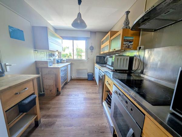 Caudéran Pasteur Appartement  3 pièce(s) 106 m2  ascenseur, balcon, garage et cave