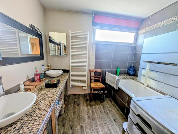 Caudéran Pasteur Appartement  3 pièce(s) 106 m2  ascenseur, balcon, garage et cave