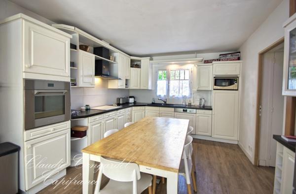 Maison à vendre 6 pièces LA ROCHELLE (17) Quartier Lafond, maison familiale de 5 chambres au calme