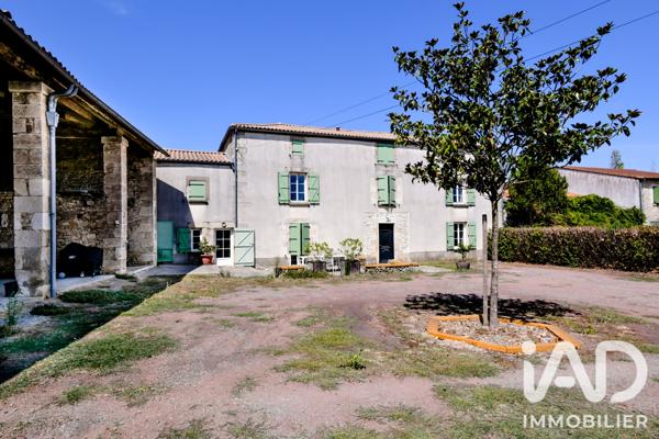 Maison à vendre 6 pièces 242 m² Cherveux