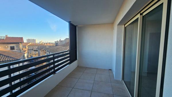 Appartement Nimes 3 pièce(s) 60.60 m2