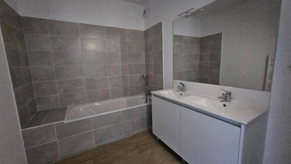 Appartement Nimes 3 pièce(s) 60.60 m2