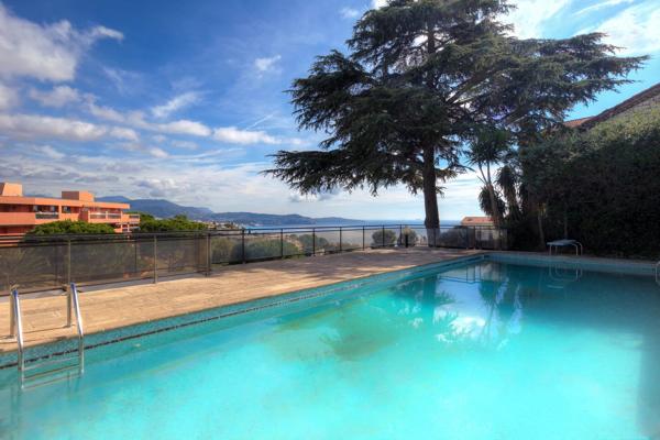 Villa Type Californienne à rénover, Nice Ouest