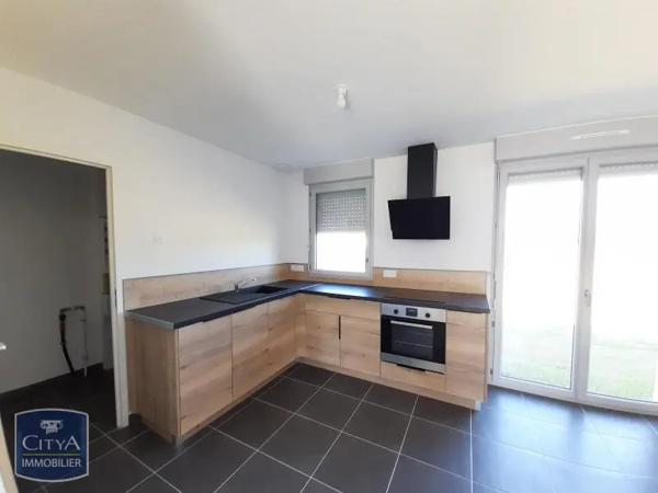 Maison à louer 4 pièces 84.2m² Vivy (49680)