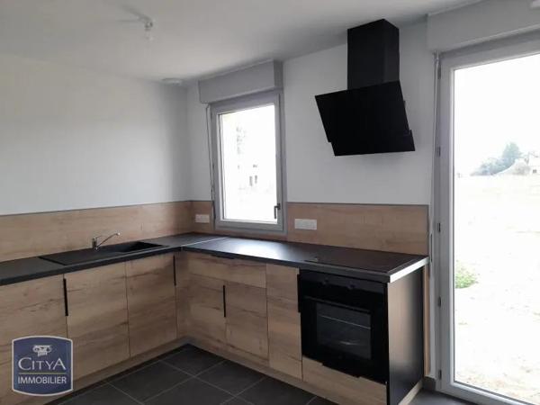 Maison à louer 4 pièces 84.2m² Vivy (49680)