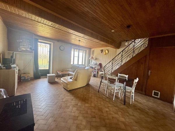 Maison avec jardin et grand garage à Condezaygues