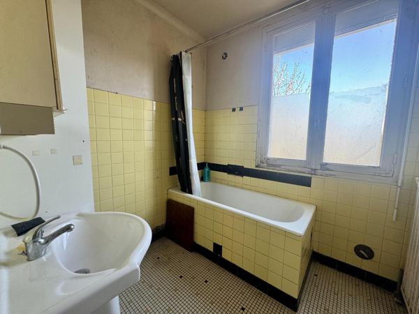 Maison avec jardin et grand garage à Condezaygues