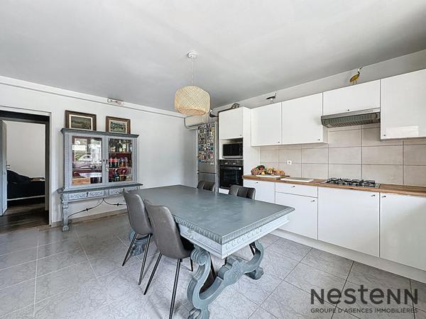 Villa Trets 5 pièce(s) 130 m2 plain pied + T3 60m2 - Magnifique coin piscine