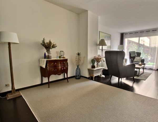 Guyancourt (78280) DUPLEX - GARE - CENTRE-VILLE- TERRASSE / JARDIN