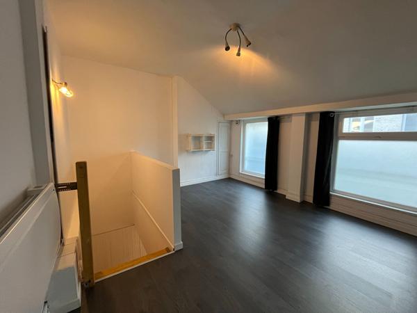 A LOUER APPARTEMENT EN RDC PLEIN CENTRE VILLE DE ST QUENTIN 02100.