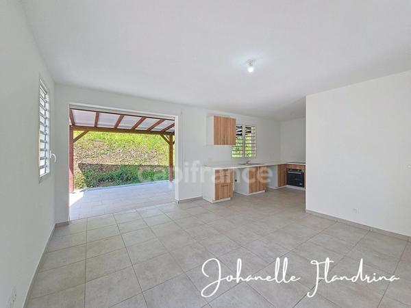 Maison neuve à louer, 2 chambres, 54 m², Gourbeyre