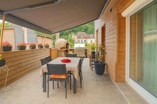 À vendre – Maison pleine de charme à Elbeuf, avec terrasse de 29 m², véranda, jardin - Vue sur la forêt