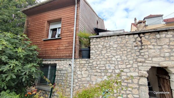 À vendre – Maison pleine de charme à Elbeuf, avec terrasse de 29 m², véranda, jardin - Vue sur la forêt