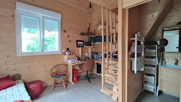 À vendre – Maison pleine de charme à Elbeuf, avec terrasse de 29 m², véranda, jardin - Vue sur la forêt