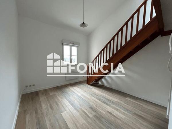 Location Appartement 2 pièces 37.5 m² - 5 BIS C RUE JEAN JAURES Poitiers 86000