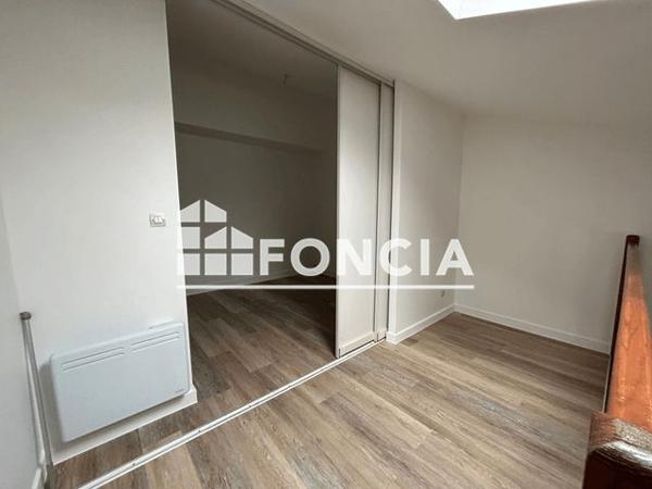 Location Appartement 2 pièces 37.5 m² - 5 BIS C RUE JEAN JAURES Poitiers 86000