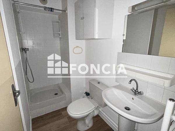 Location Appartement 2 pièces 37.5 m² - 5 BIS C RUE JEAN JAURES Poitiers 86000