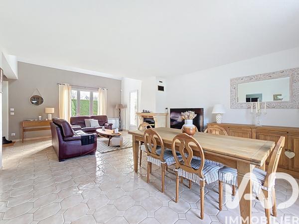 Maison à vendre 8 pièces 172 m² Mandres-les-Roses