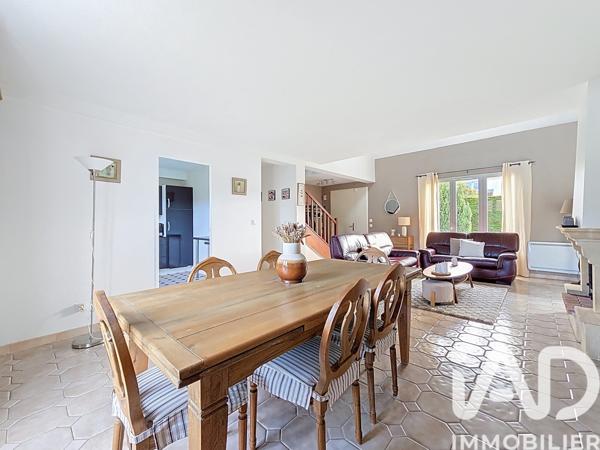 Maison à vendre 8 pièces 172 m² Mandres-les-Roses