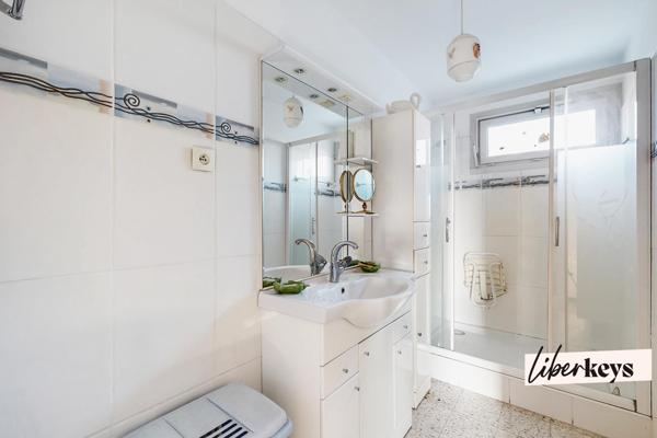 NÎMES – T3 Spacieux & Lumineux avec terrasse & Cave. 