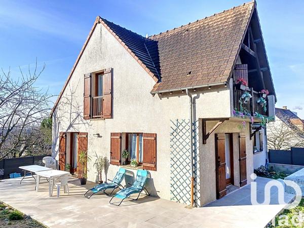 Pavillon 7 pièces de 200 m² à Crosne (91560)