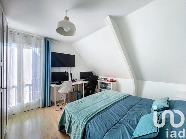 Pavillon 7 pièces de 200 m² à Crosne (91560)