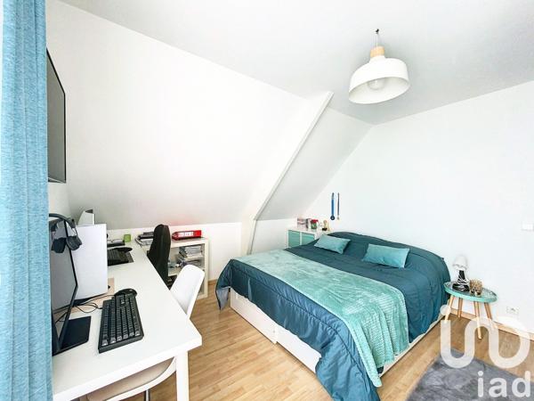 Pavillon 7 pièces de 200 m² à Crosne (91560)