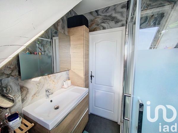 Pavillon 7 pièces de 200 m² à Crosne (91560)