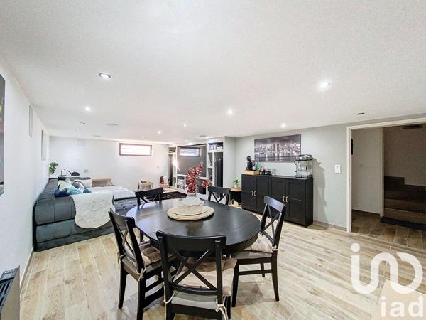 Pavillon 7 pièces de 200 m² à Crosne (91560)