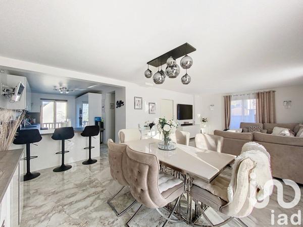 Pavillon 7 pièces de 200 m² à Crosne (91560)