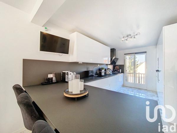 Pavillon 7 pièces de 200 m² à Crosne (91560)