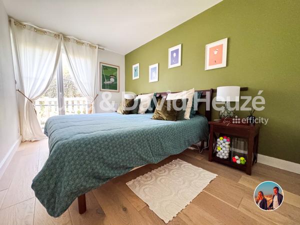 Maison
         4 pièces
        - 120 m² Bien prestige 1 100 000 € *