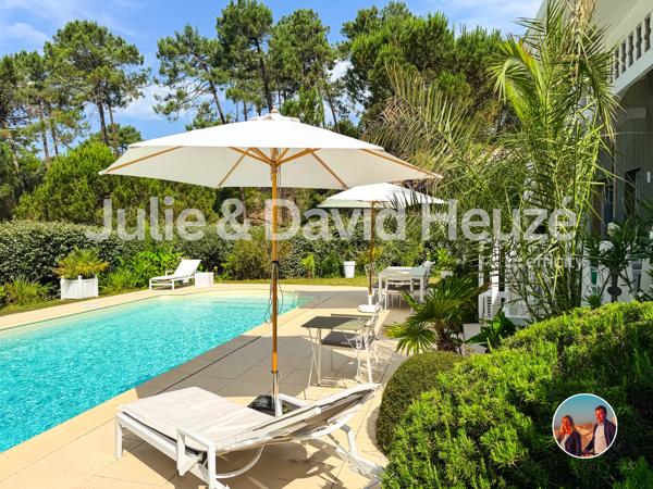 Maison
         4 pièces
        - 120 m² Bien prestige 1 100 000 € *