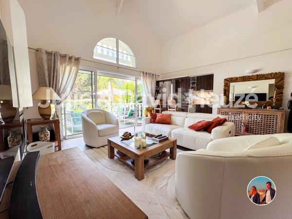 Maison
         4 pièces
        - 120 m² Bien prestige 1 100 000 € *