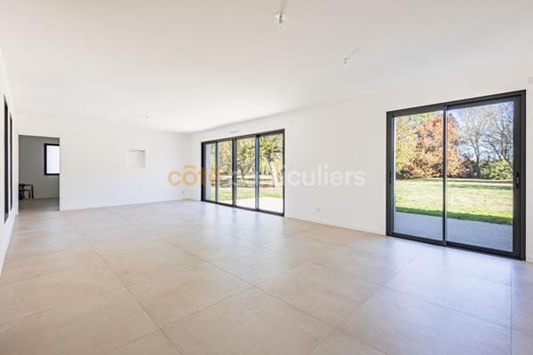 Vente
                Maison188 m² - 8 Pièces -
                    SAINT PHILBERT DE GRAND LIEU (44310)