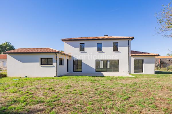 Vente
                Maison188 m² - 8 Pièces -
                    SAINT PHILBERT DE GRAND LIEU (44310)