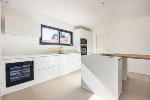 Vente
                Maison188 m² - 8 Pièces -
                    SAINT PHILBERT DE GRAND LIEU (44310)