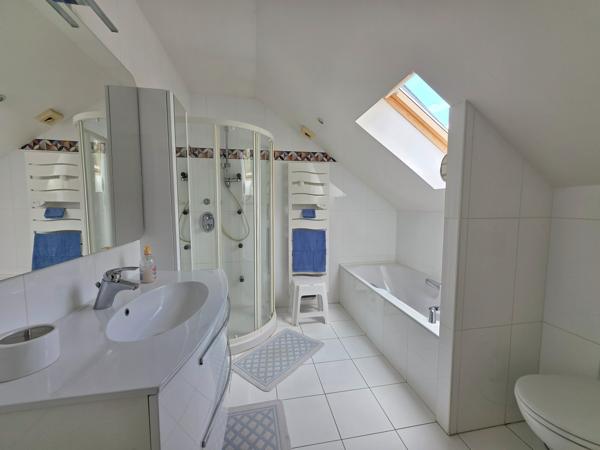 Maison
         6 pièces
        - 222 m² Exclusivité 777 000 € *
