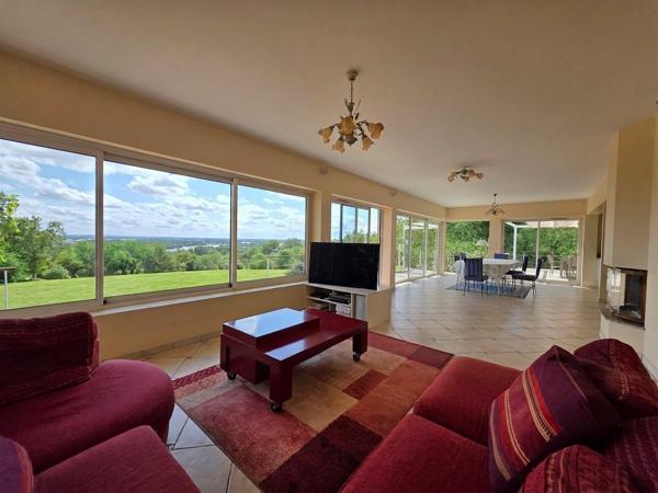 Maison
         6 pièces
        - 222 m² Exclusivité 777 000 € *