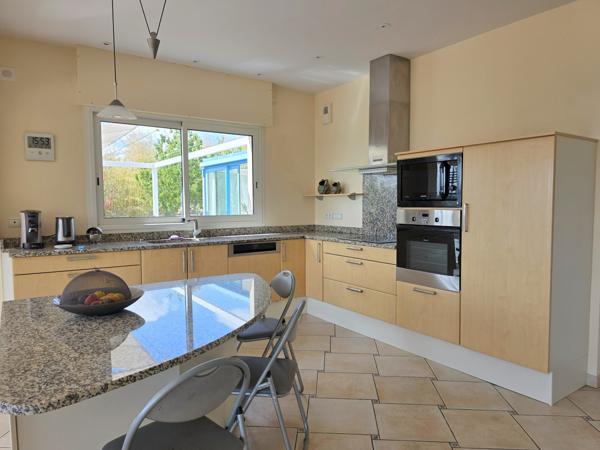 Maison
         6 pièces
        - 222 m² Exclusivité 777 000 € *