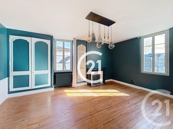 Maison à vendre  5 pièces - 196 m 2   COGNAC  - 16